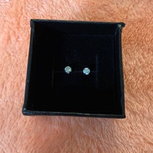 14 k Chikdrens stud earrings